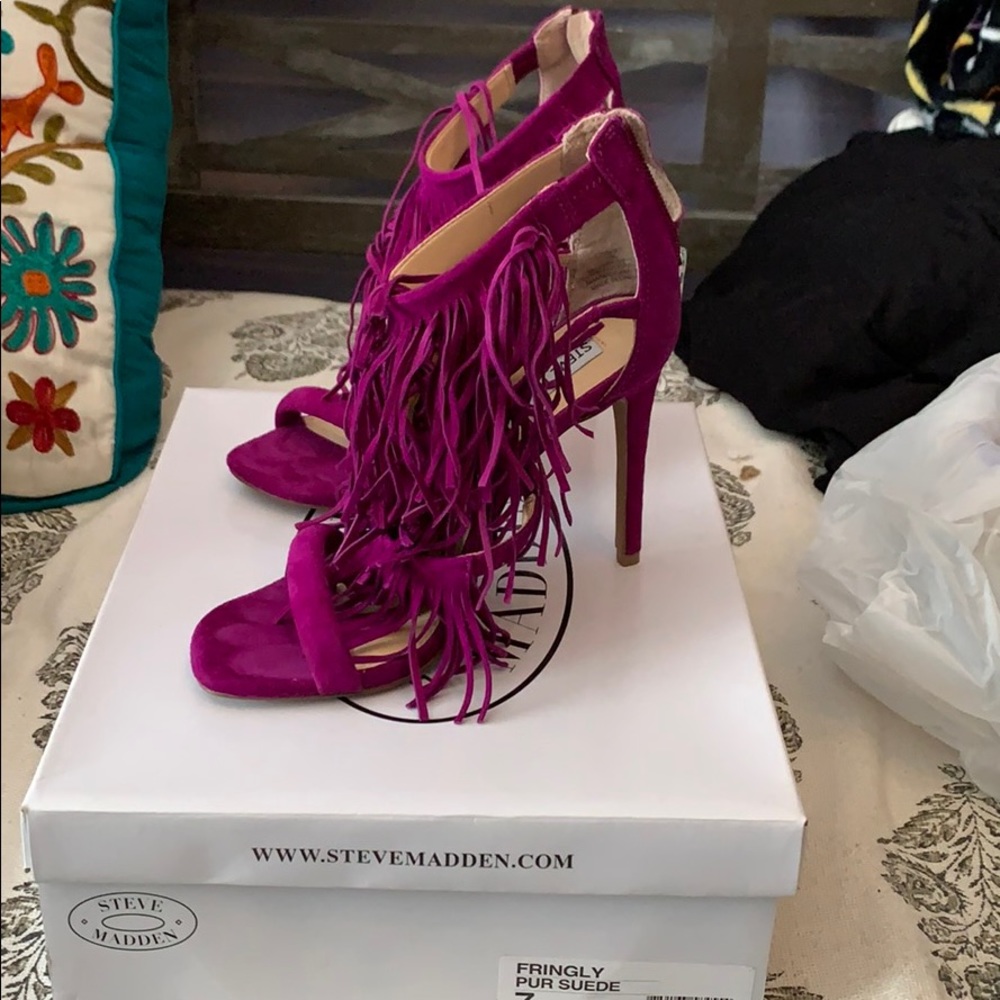 Steve Madden Purple fringe pumps